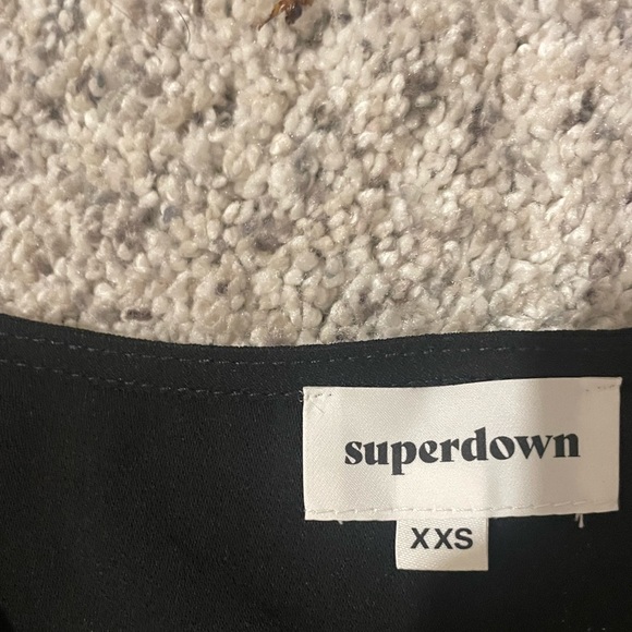 superdown Sara Tie Front Drawstring Top - Picture 5 of 5